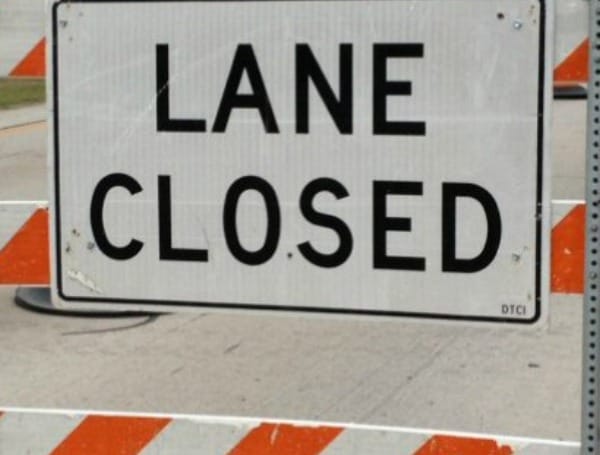 lane closed notice warning traffic