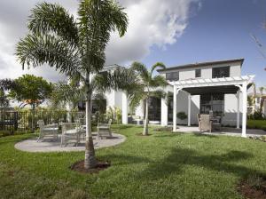 Multigenerational Homes in Palm Beach Westlake