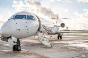 795394 elite airways crj aircraft at n 300x200 1