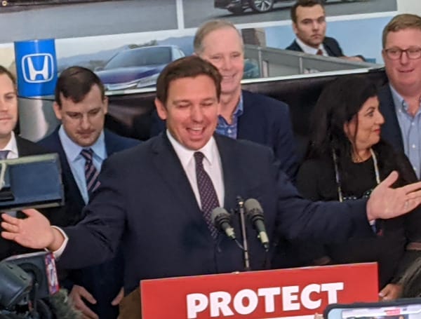Today, Florida Governor Ron DeSantis was joined by Florida Speaker Chris Sprowls and Senate President Wilton Simpson to sign legislation that will protect Floridians from losing their jobs due to COVID-19 vaccine mandates and protect parents’ rights to make healthcare decisions for students.