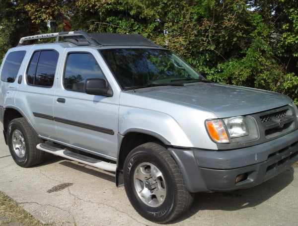 ST.PETERSBURG, FL. - A search is underway for a 1999 to 2004 Nissan Xterra with damage to the right front side and a missing antenna following a hit and run crash on 38th Avenue North early Sunday.