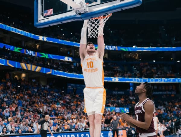 Tennessee scored the first 14 points and never looked back in winning its first SEC tournament title since 1979.