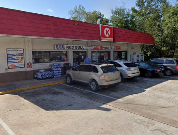 Hernando County Sheriff Deputies are in the area of Deltona Boulevard and Cortez Boulevard searching for a suspect that committed a battery and attempted carjacking in the parking lot of the Circle K.