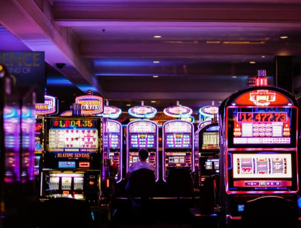 After a federal judge invalidated a gambling “compact” between the state and the Seminole Tribe of Florida, economists released a report Wednesday that eliminated hundreds of millions of dollars a year in expected state revenue from the deal. 