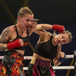 7607153 female fighters in bare knuckle 300x300 1