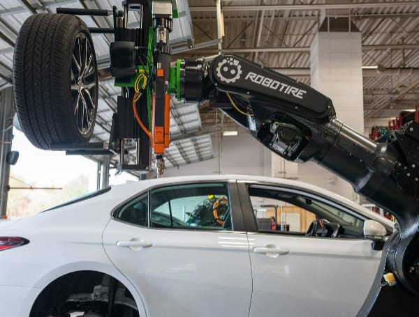 RoboTire, a Detroit-based robotics and automation company, announced a significant milestone in its efforts to revolutionize the tire replacement industry: a Discount Tire store in Fountain Hills, Arizona, is now the first Discount Tire location in North America to install and operate a RoboTire tire changing system.