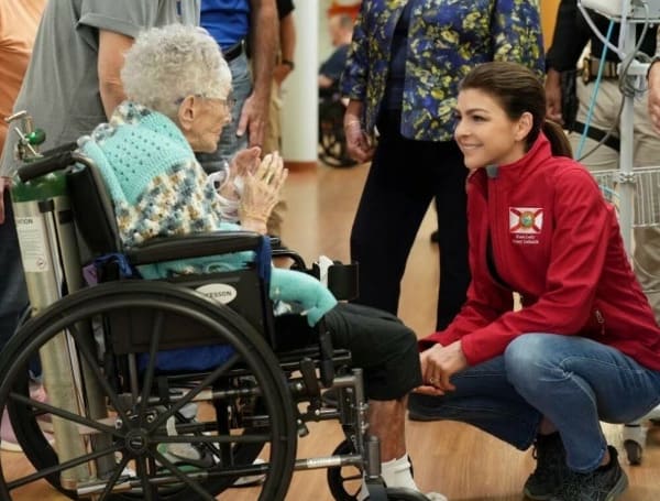 First Lady Casey DeSantis visited the Douglas T. Jacobson State Veterans’ Nursing Home in Port Charlotte and met with residents who weathered out the storm at the nursing home. 