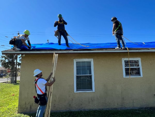 On Saturday, the US Army Corps of Engineers (USACE) installed the first Blue Roof in Fort Myers. Operation Blue Roof provides a temporary blue tarp-like covering to help reduce further damage to property and provide residents with a livable house while they recover from Hurricane Ian.