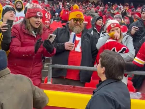 The Kansas City Chiefs were not very welcoming on Saturday, putting an abrupt end to the playoff hopes of the Jacksonville Jaguars.
