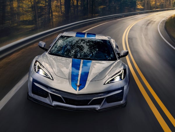 First-ever eAWD Corvette E-Ray uses an advanced electrified propulsion system in addition to its 6.2L LT2 Small Block V-8 enabling all-season performance and composure — and 0-60 mph in 2.5 seconds