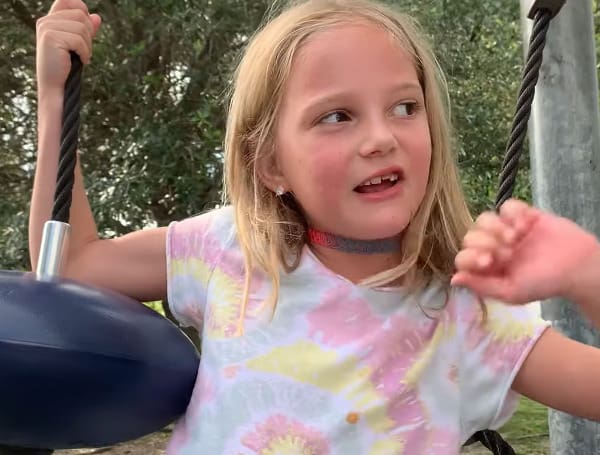 The girls love to check out downtown Tampa - this video will show you the fun things you can do at Curtis Hixon Park.