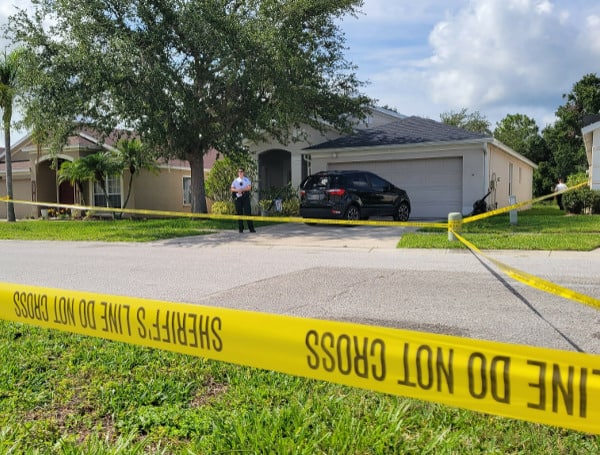 BRANDON, Fla. - A Brandon teen has been arrested in the stabbing murder of a man on Sunday morning.