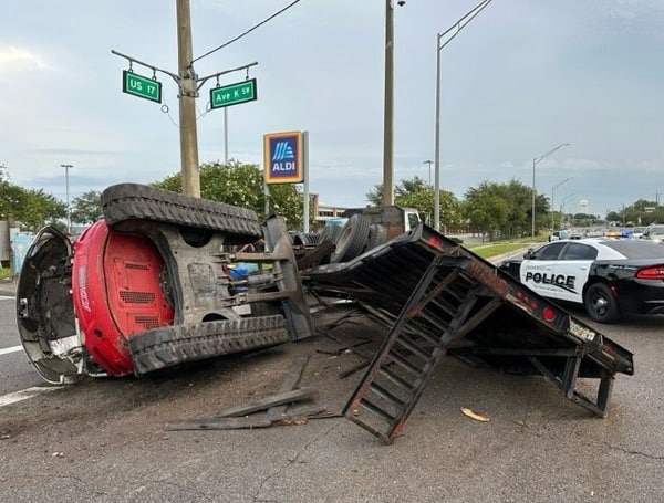 WINTER HAVEN, Fla. - A crash in the intersection of Hwy 17 at Ave. K SW in Winter Haven has shut down all southbound lanes and is impacting northbound travel.