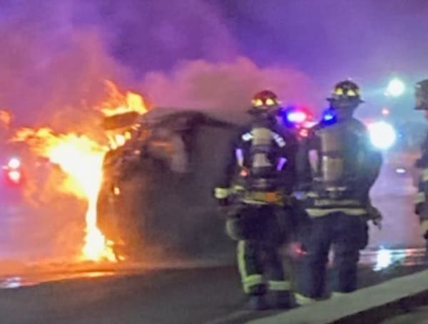 CLEARWATER, Fla. - Clearwater Police and Clearwater Fire & Rescue responded to a single-vehicle crash in the southbound lanes of U.S. 19 near Drew Street just after 4:00 am Sunday.