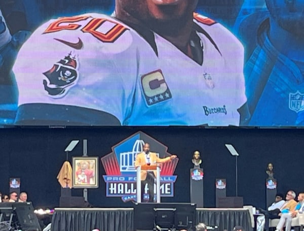 Not a lot of people believed Bucs great Rponde Barber could be a Pro Football Hall of Famer. Heck, some didn't even think he'd make it as a starter in the NFL. But Ronde worked and believed, and now he's got a Gold Jacket.