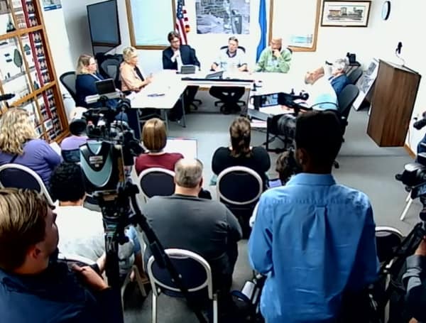 The city of Goodhue, Minnesota, held an emergency meeting Monday night after their entire police department announced its resignation, according to FOX9 News.