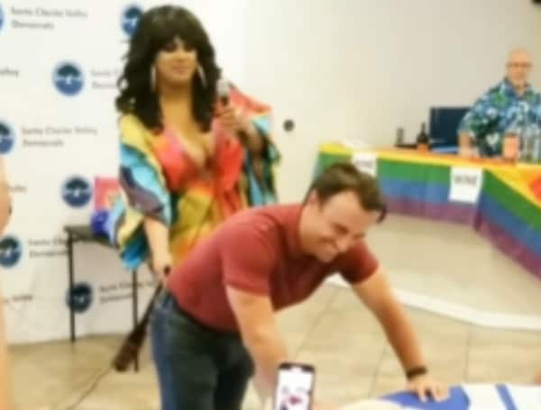 A drag queen performer spanked Konstantine Anthony, the Democratic mayor of Burbank, California, during a bingo event hosted by a local Democratic organization on Saturday.