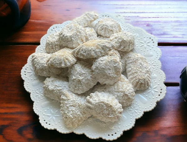 These are as traditional as it gets for me! Known as Šape, and translating directly to “paws,” these are soft, crumbly, and complete any Bosnian cookie tray.