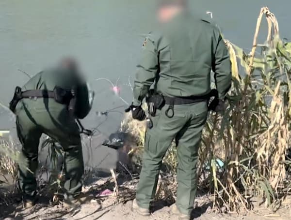 Rep. Gaetz shares video of Border Patrol agents escorting illegal through Texas’ razor wire