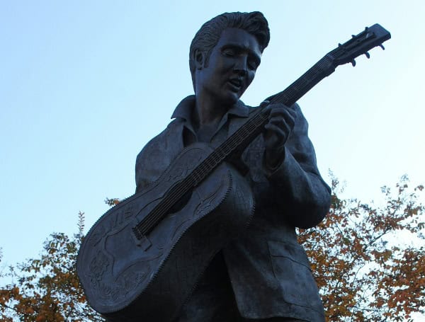 Elvis Presley Monument (Unsplash)